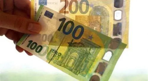 Eordaialive.com - Τα Νέα της Πτολεμαΐδας, Εορδαίας, Κοζάνης «Έρχονται» την Τρίτη τα νέα χαρτονομίσματα των 100 και 200 ευρώ