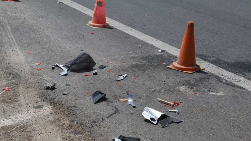 Tροχαίο ατύχημα στην κεντρική πλατεία Πτολεμαΐδας - Αυτοκίνητο συγκρούστηκε με μηχανάκι