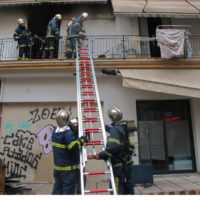 Eordaialive.com - Τα Νέα της Πτολεμαΐδας, Εορδαίας, Κοζάνης Θεσσαλονίκη: Έβαλε φωτιά στην πολυκατοικία για ένα χρέος των 50 ευρώ