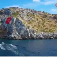 Νέο σόου των Τούρκων: Ύψωσαν τεράστια τουρκική σημαία απέναντι από τα Ίμια - ΒΙΝΤΕΟ