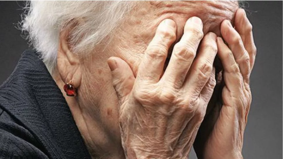 Κόβουν από 76χρονη νεφροπαθή τη σύνταξη του ΟΓΑ για… 2 ευρώ