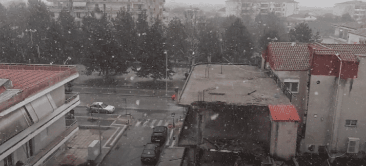 Eordaialive.com - Τα Νέα της Πτολεμαΐδας, Εορδαίας, Κοζάνης Ξεκίνησε η χιονόπτωση στην Πτολεμαΐδα (βίντεο - ώρα 11:30)