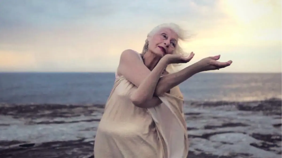 Η χορεύτρια ηλικίας 106 ετών που αψηφά τα γηρατειά