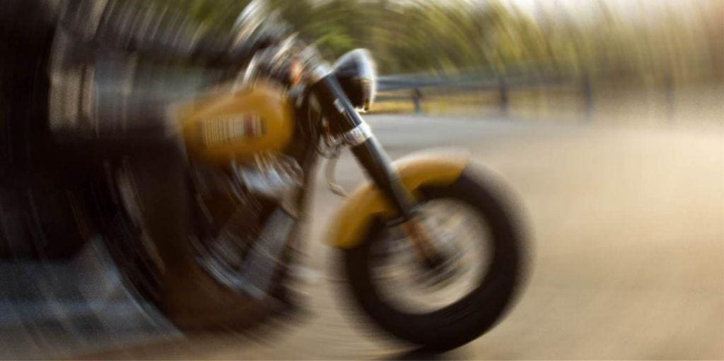 Πτολεμαΐδα: «Φαντομάς» μοτοσικλετιστής αναστατώνει την πόλη