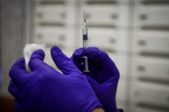 Ξεκινά στην Πτολεμαΐδα ο εμβολιασμός κατά της νόσου Covid-19