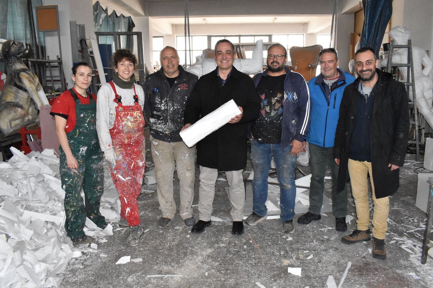 Στους εργαζόμενους των αποκριάτικων αρμάτων βρέθηκε ο Δήμαρχος Κοζάνης (Φωτογραφίες)